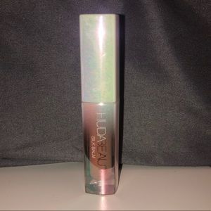 *FREE* NWT Huda Beauty Silk Balm Hydrating and Nourishing Lip Balm Blush Mini